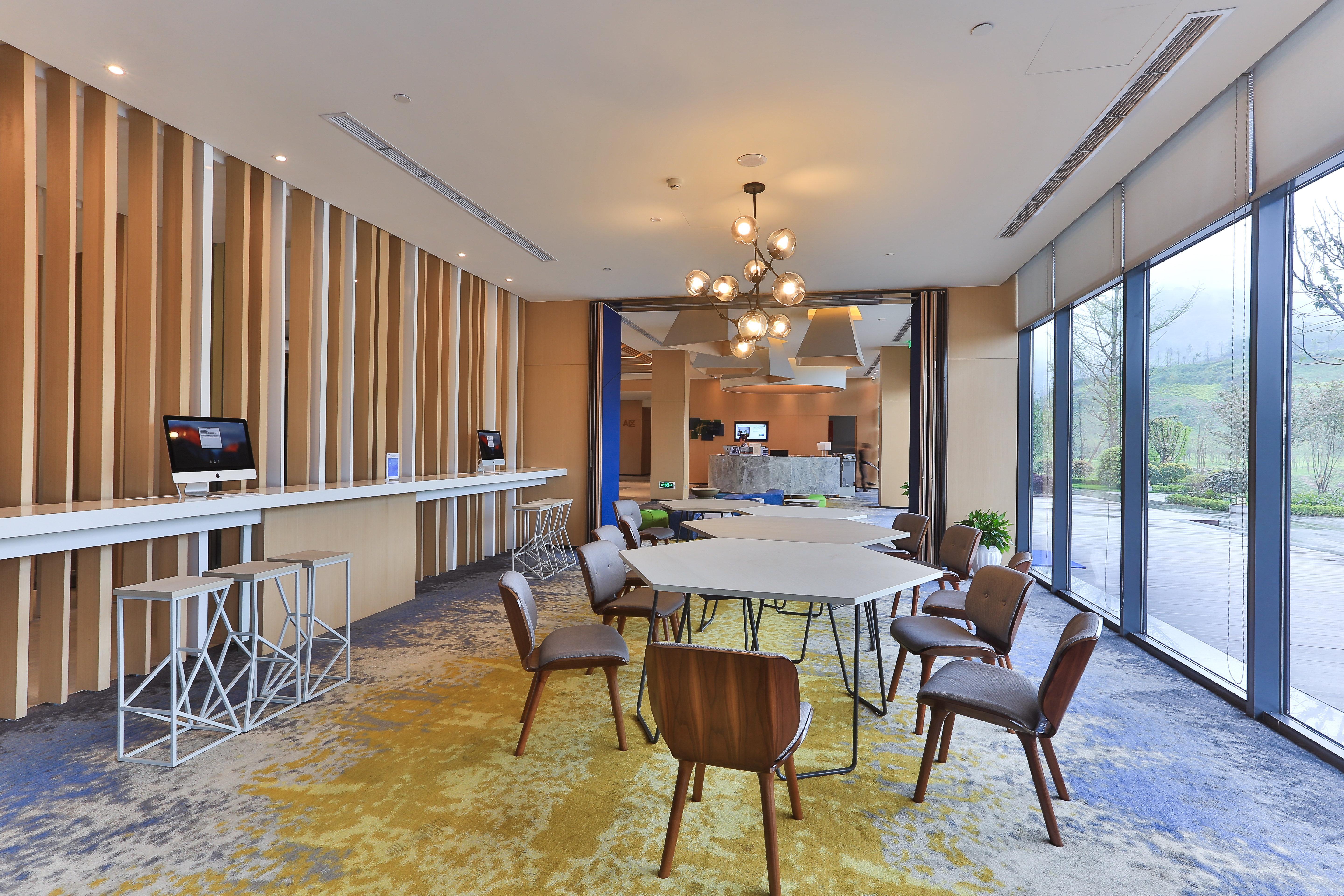 Holiday Inn Express Emei Mountain By Ihg Emeishan Exterior foto